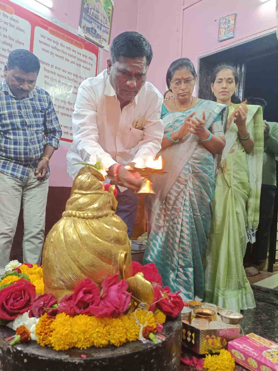 ओंकारेश्वर महादेव मंदिरात महाआरतीचा कार्यक्रम भक्तिमय वातावरणात संपन्न
